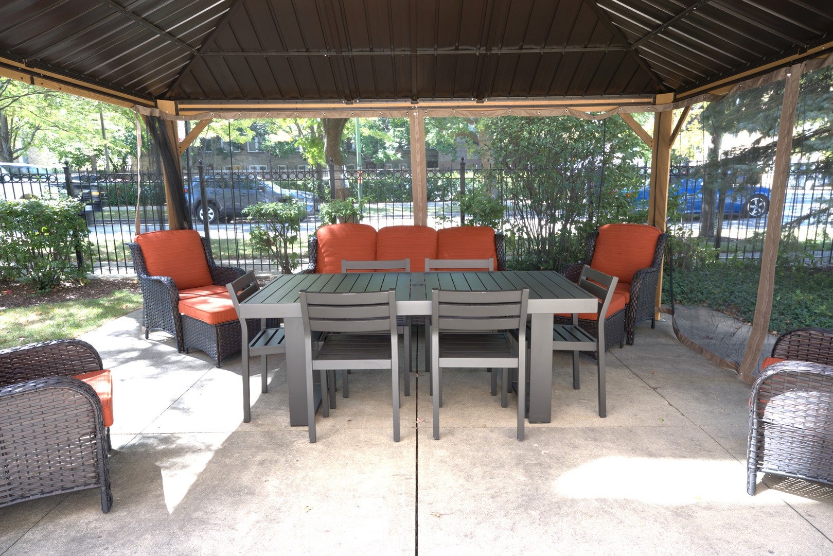 Home in Chicago, IL 60641 — photo 3