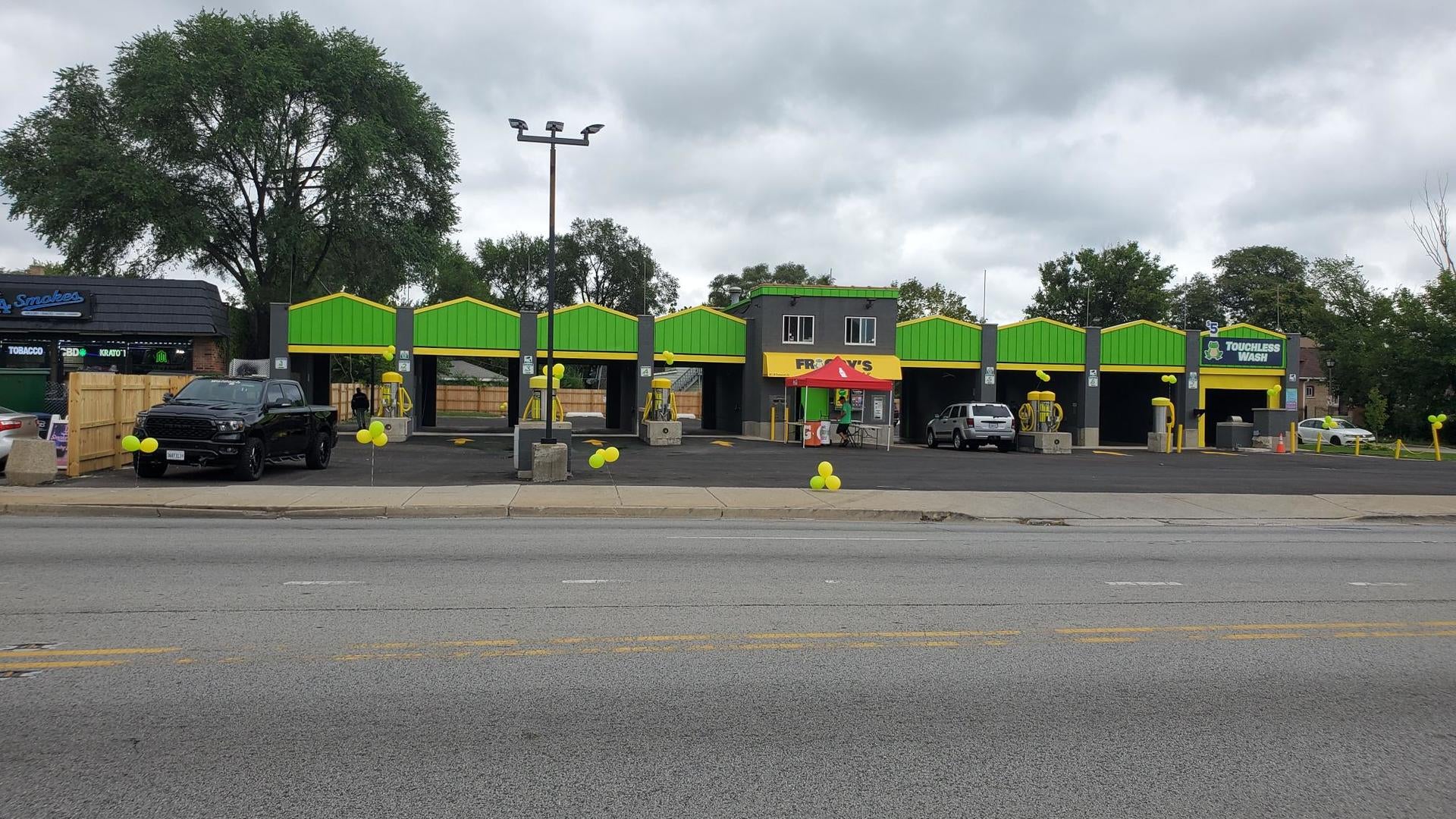 801 W Roosevelt Road — photo