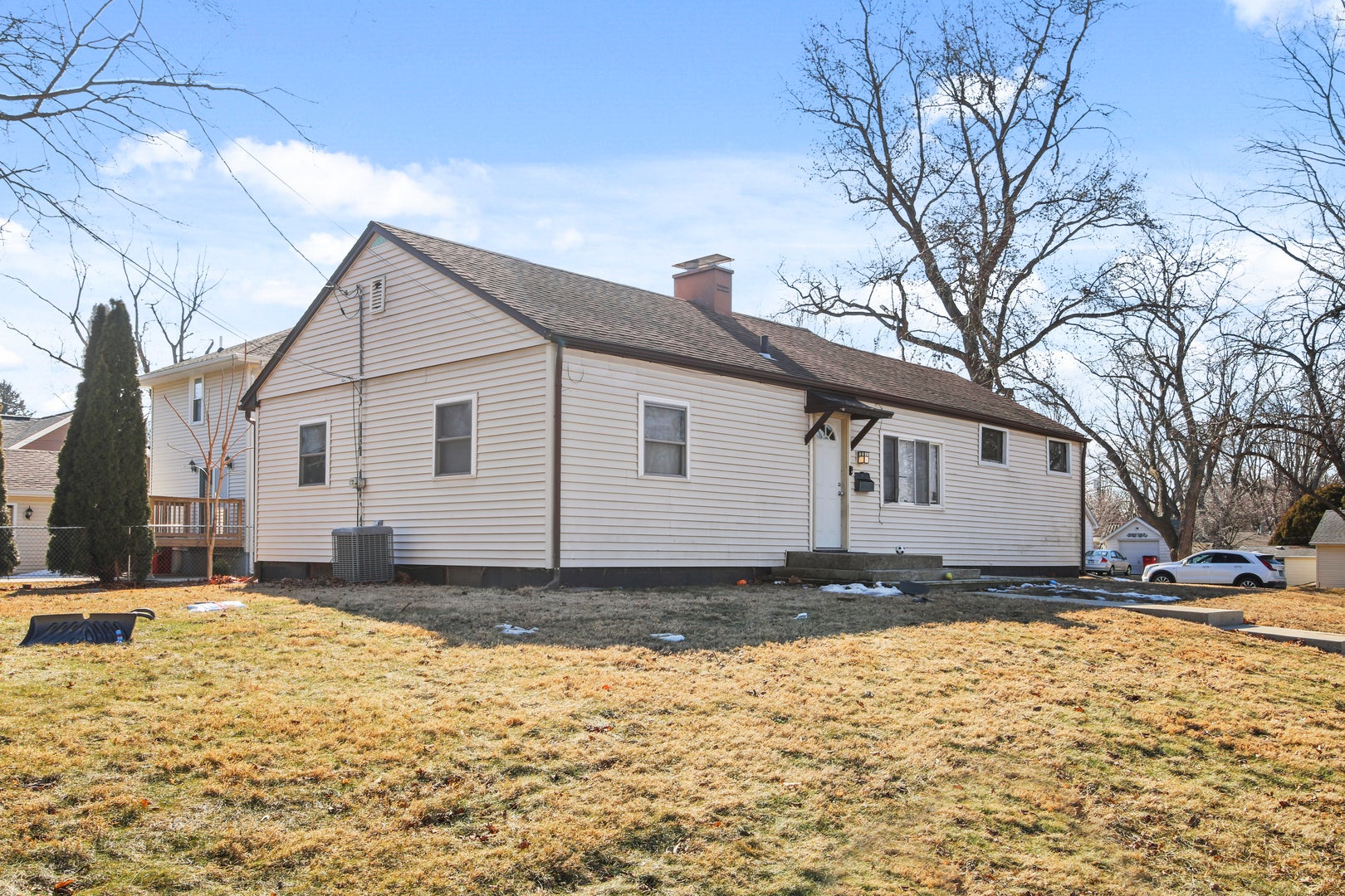 Home in Champaign, IL 61821 — photo 2