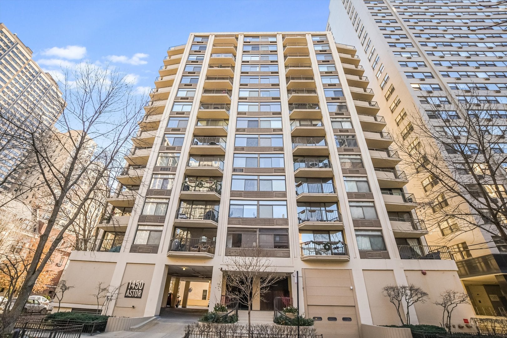1450 N Astor Street 15Ab — photo