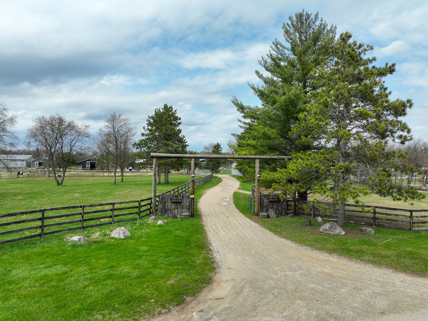 8206 Bull Valley Road — photo