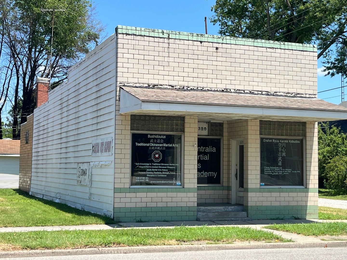 320 W Broadway Avenue — photo