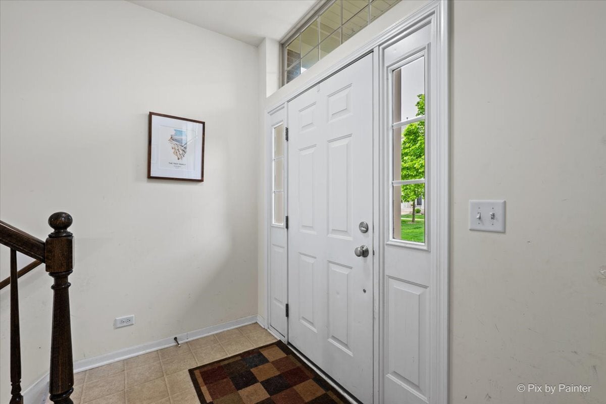 Home in Winfield, IL 60190 — photo 2