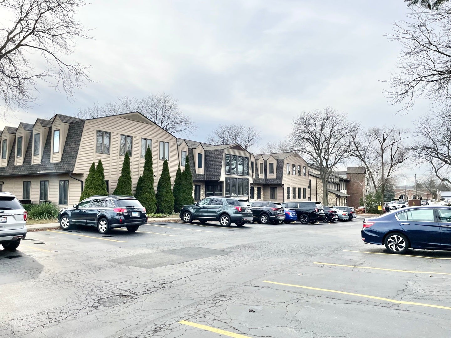 2000 Larkin Avenue 301 — photo