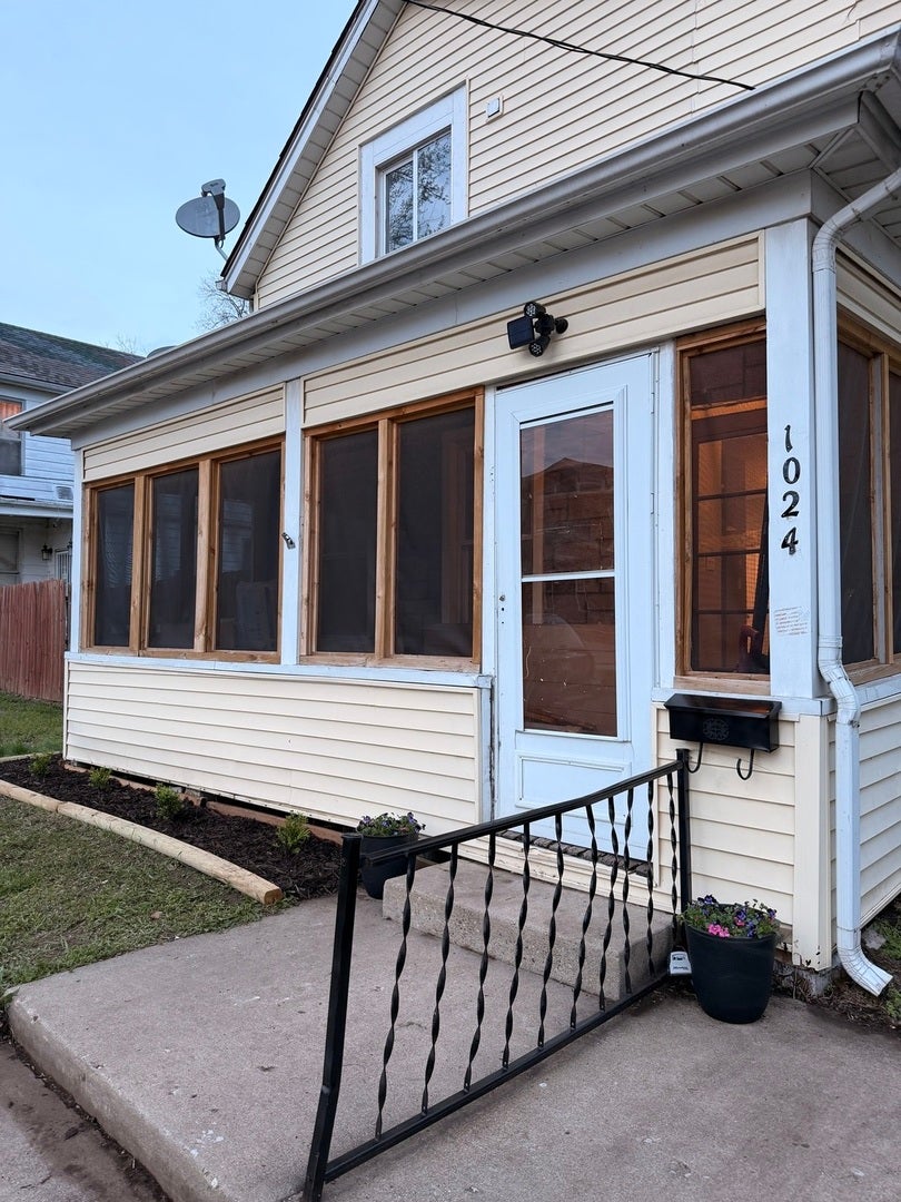 1024 S Warren Street — photo