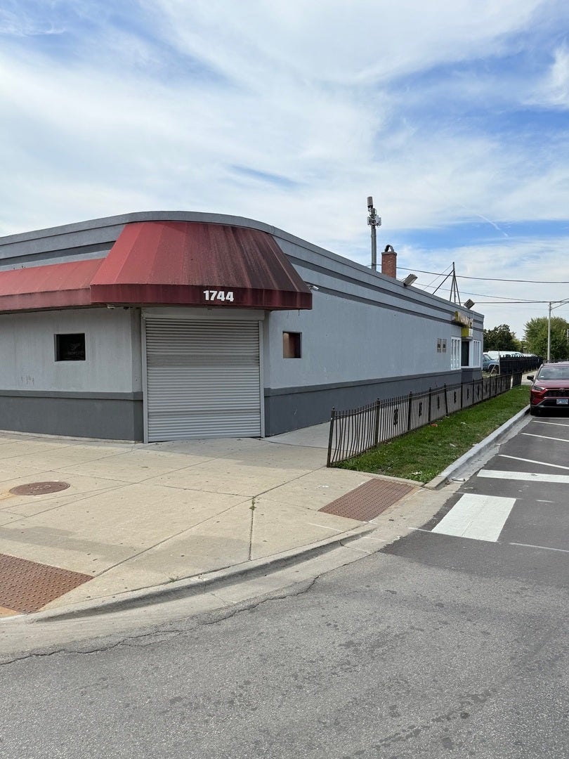 1744 N Central Avenue — photo