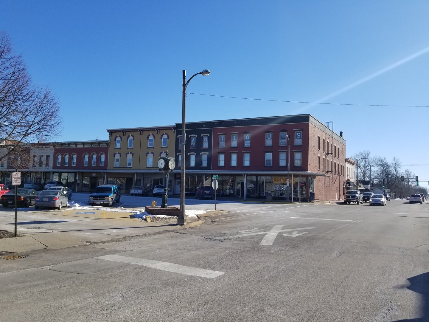 8 E Railroad Street — photo