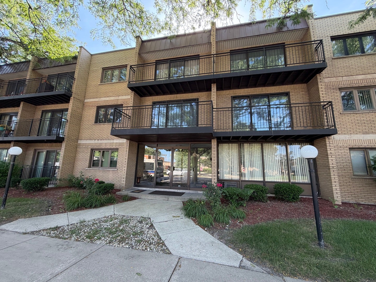 10002 S Pulaski Road 207 — photo