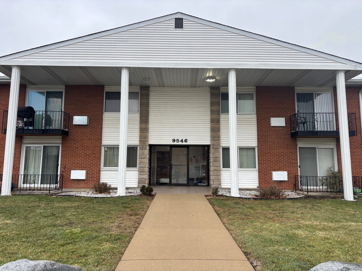 9546 Dee Road 1F — photo