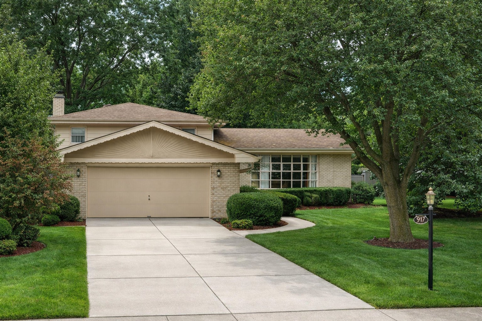 917 W Army Trail Boulevard — photo