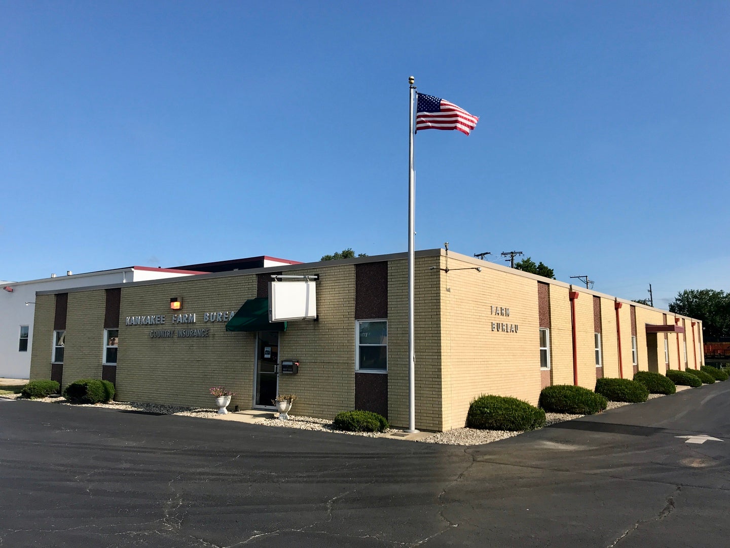 1605 W Court Street — photo