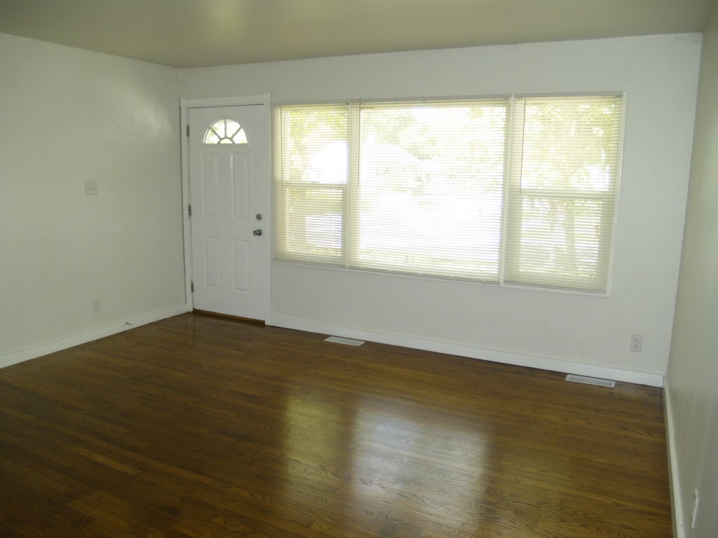 Home in Sauk Village, IL 60411 — photo 2