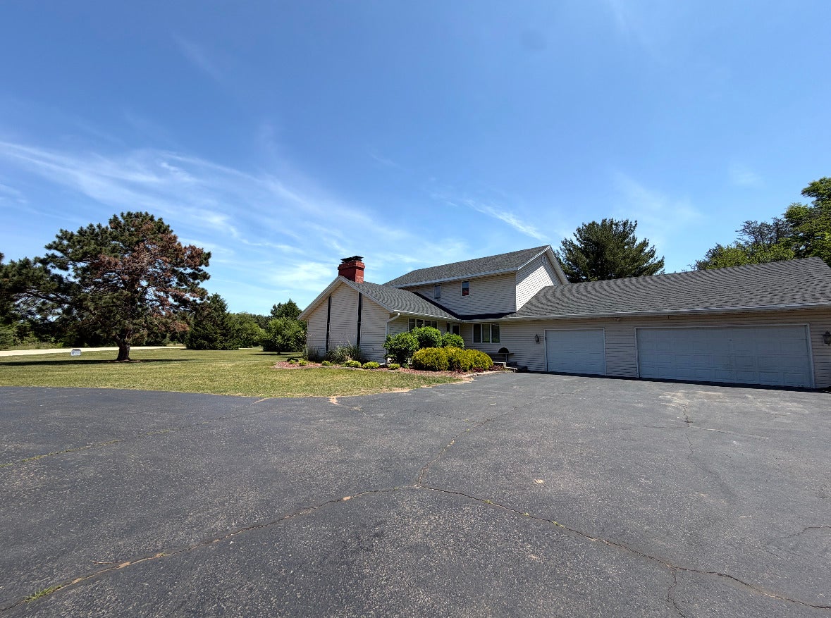 5009 Whispering Pine Circle — photo