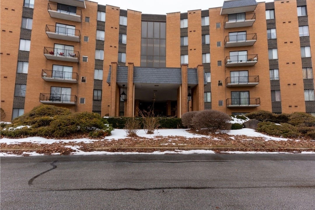 700 N Bruce Lane 616 — photo