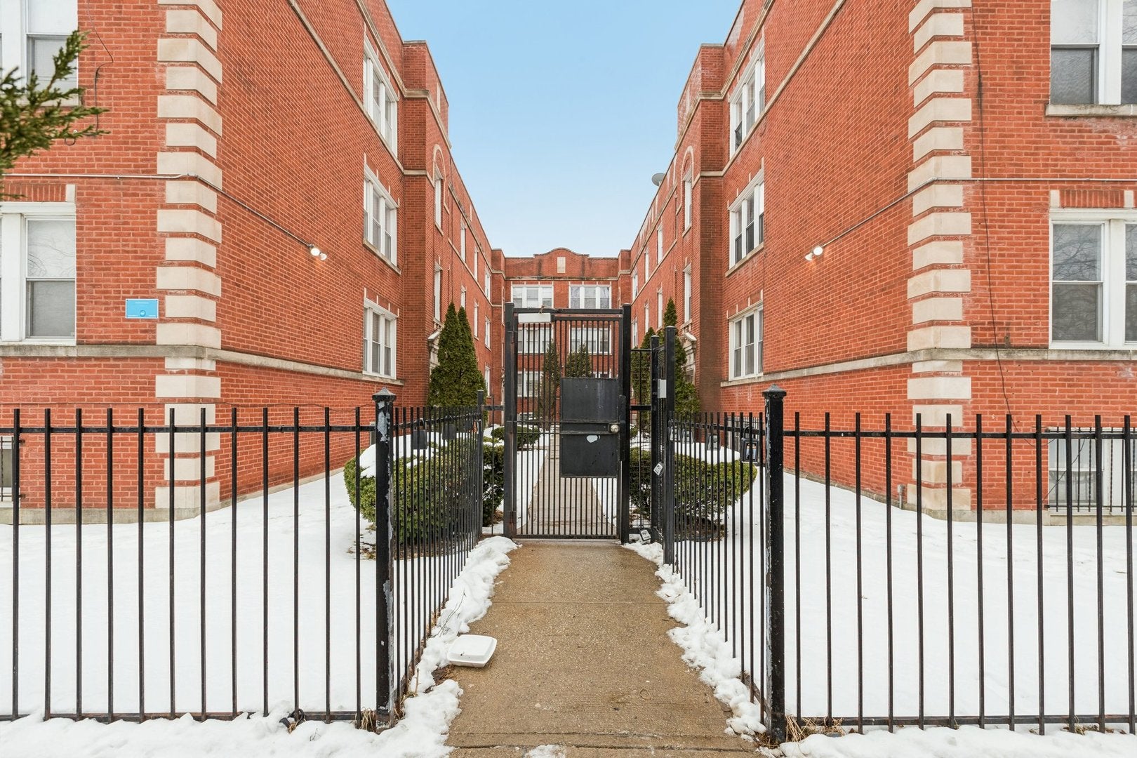 1301 E 71st Place 2N-a — photo