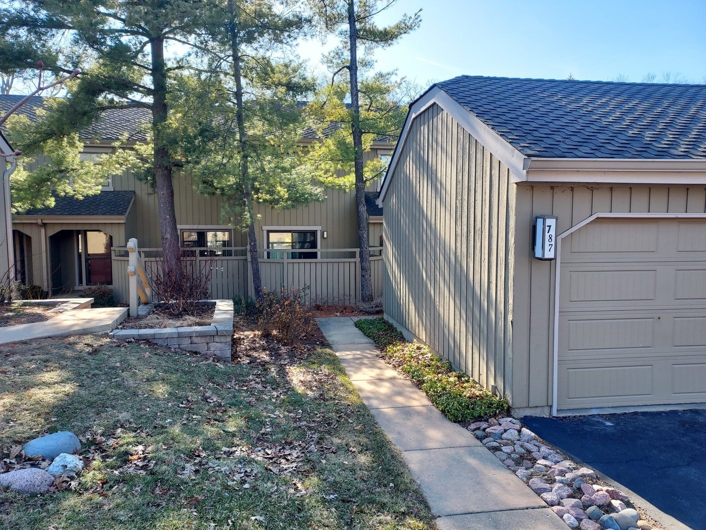 787 Oak Hill Road 467 — photo