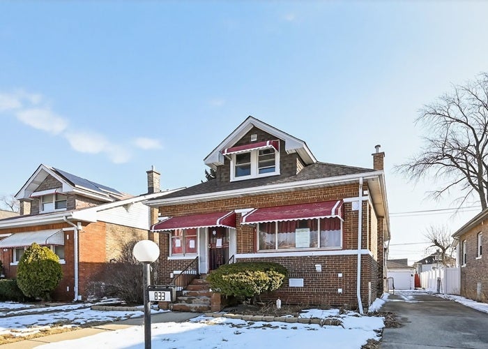 Home in Maywood, IL 60153 — photo 3