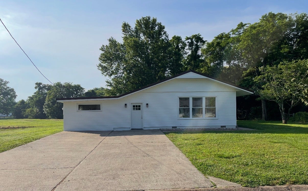 208 Dorris Drive — photo