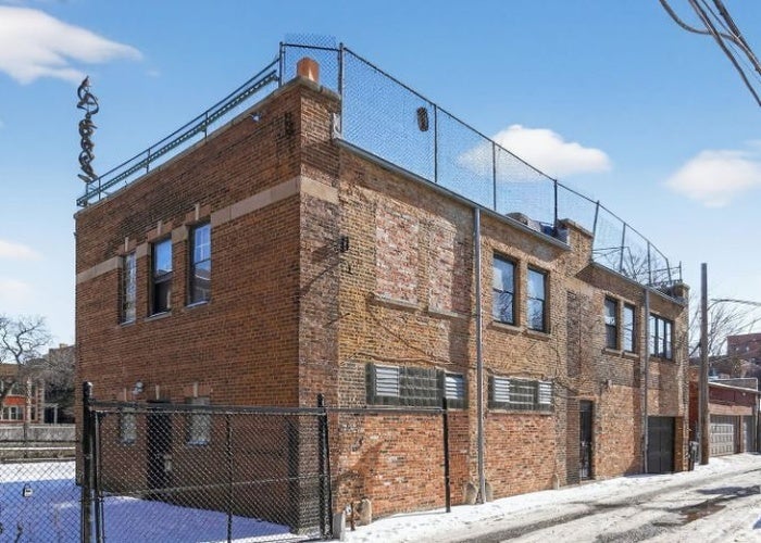 Home in Chicago, IL 60615 — photo 3