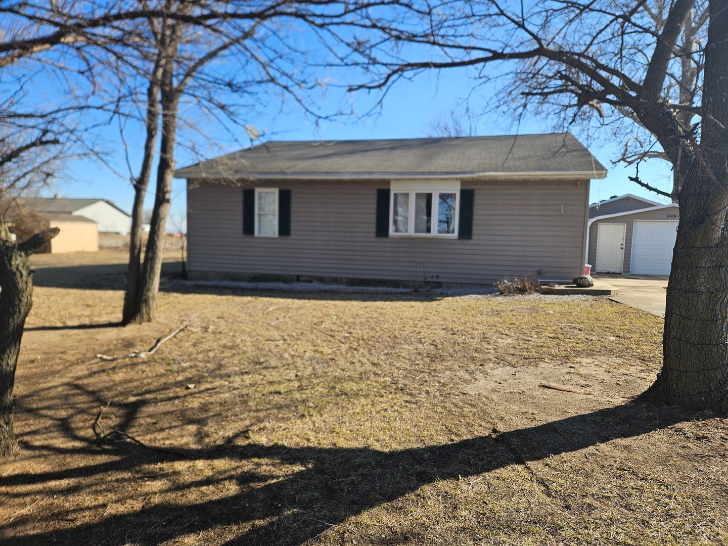 1408 N State Rte 1-17 — photo