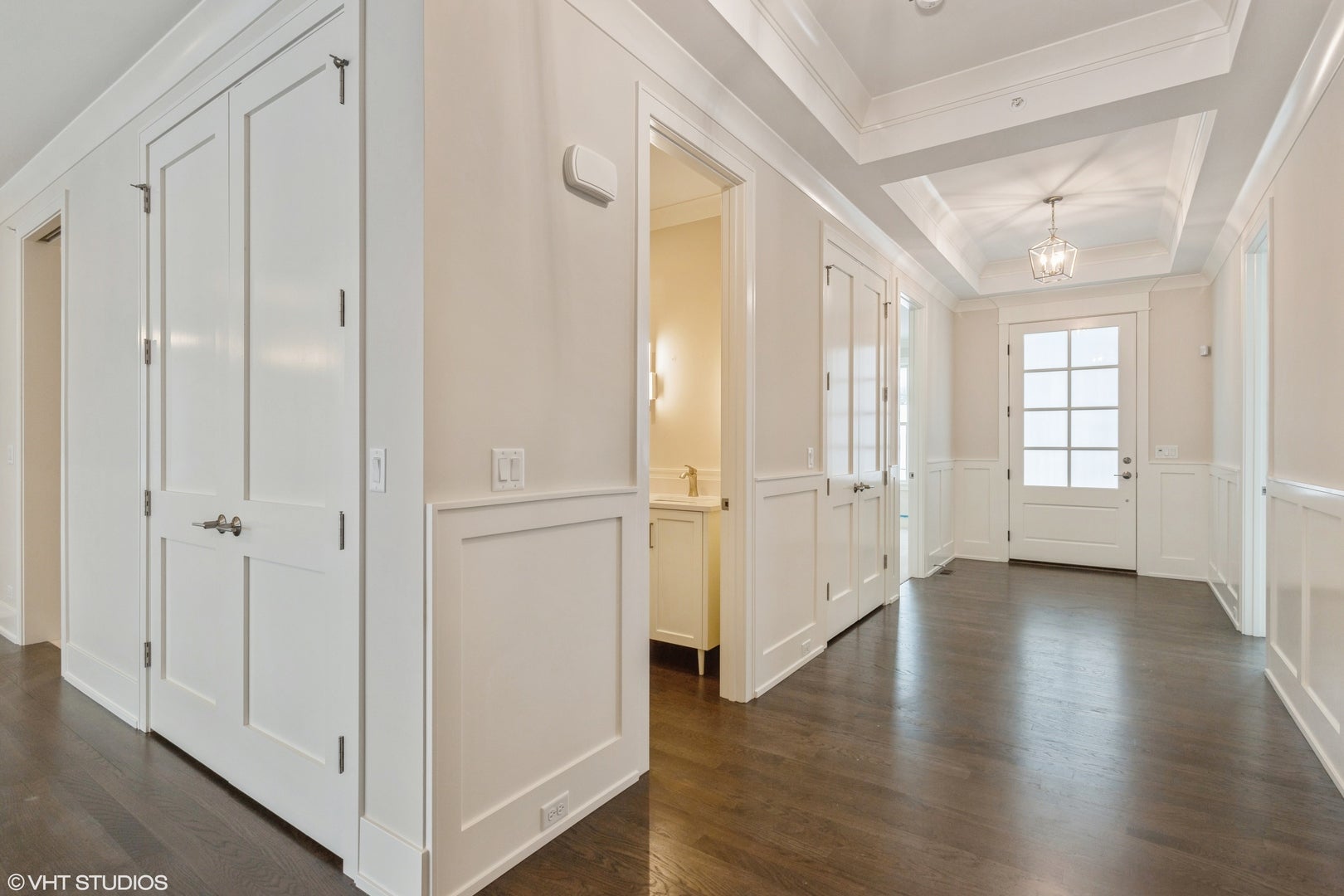 Home in Long Grove, IL 60047 — photo 2