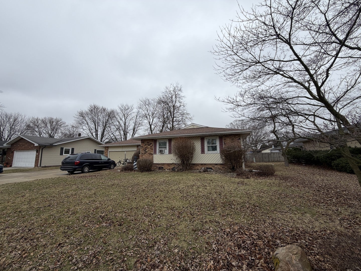 1014 Illinois Drive — photo