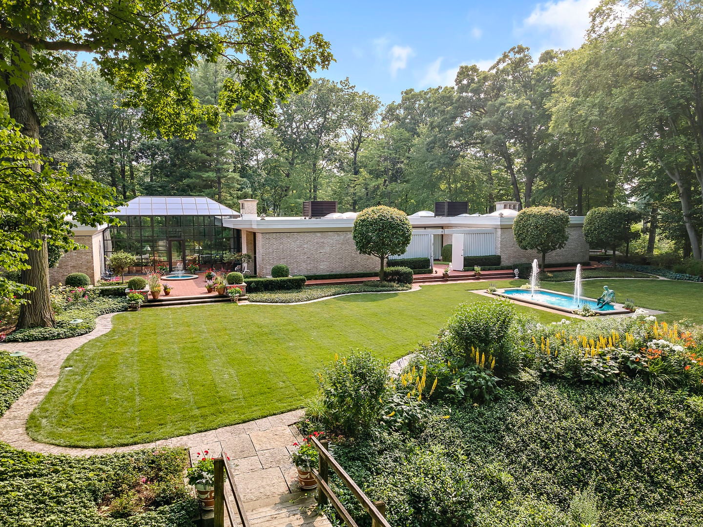 240 Shore Acres Circle — photo