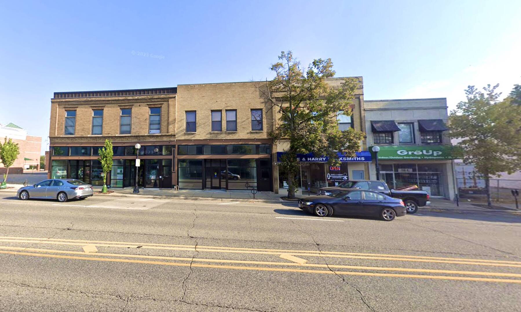 112 E University Avenue — photo