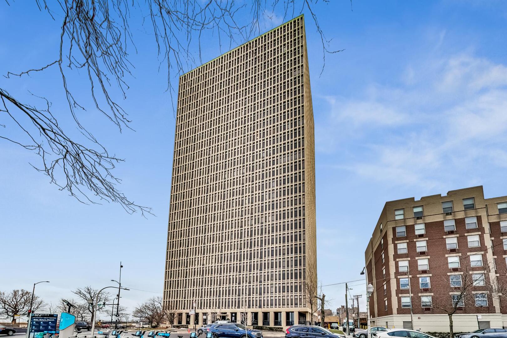 6700 S South Shore Drive 17B — photo