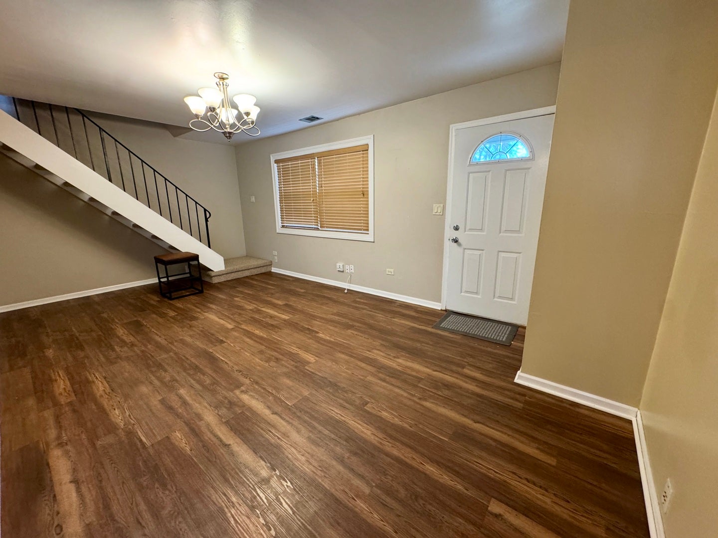 Home in Wheeling, IL 60090 — photo 3