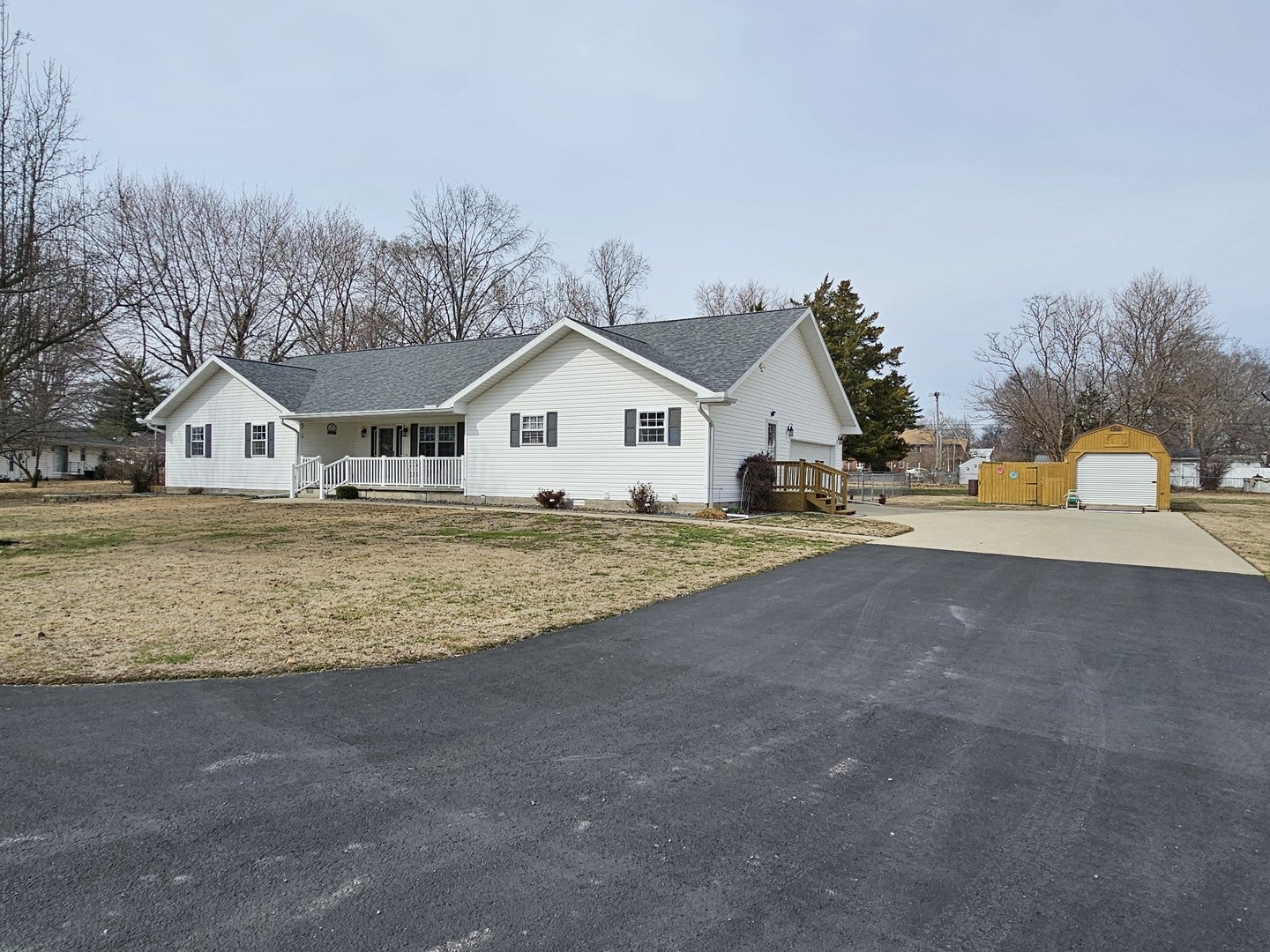 204 W Greenwalt Street — photo