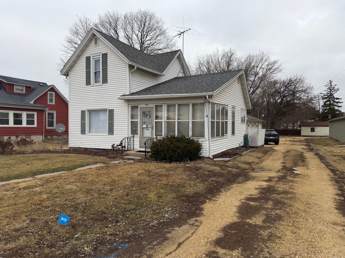 Home in Byron, IL 61010 — photo 2
