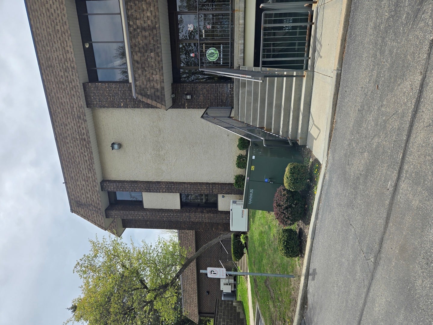 261 E Lake Street — photo