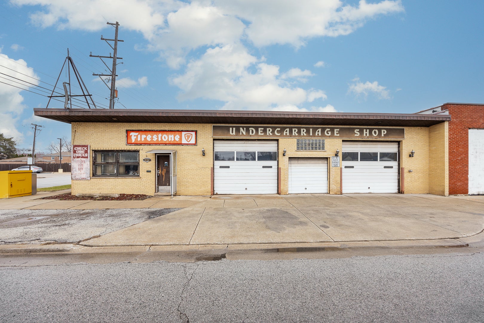 9101 S Kedzie Avenue — photo