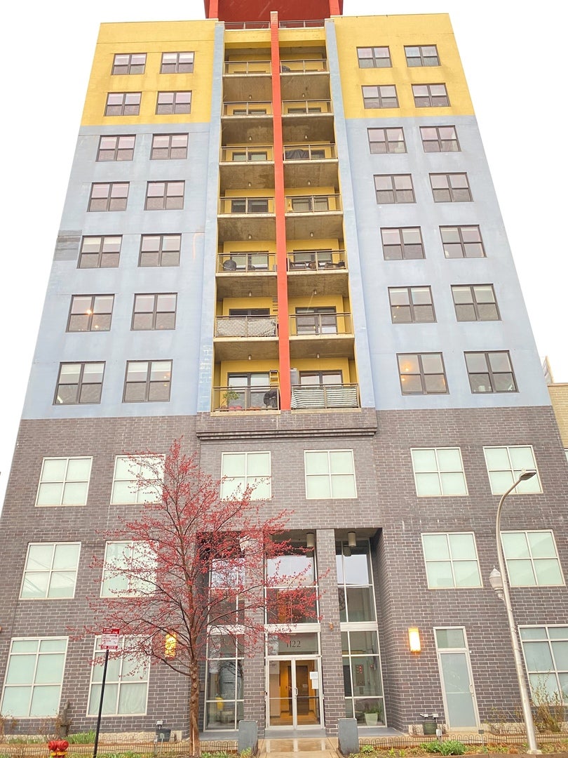 1122 W Catalpa Avenue 614 — photo
