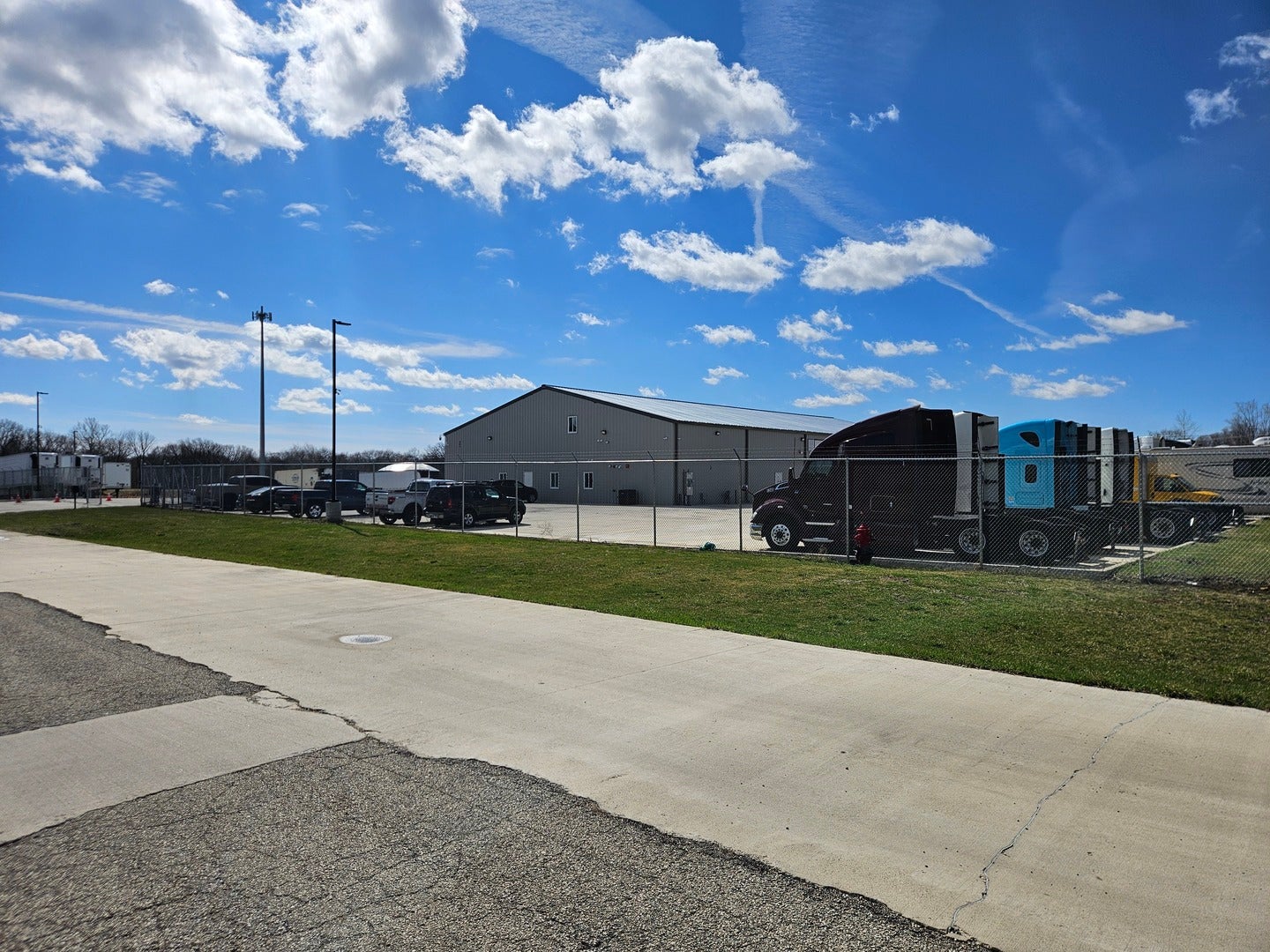 801 E Kankakee River Drive — photo
