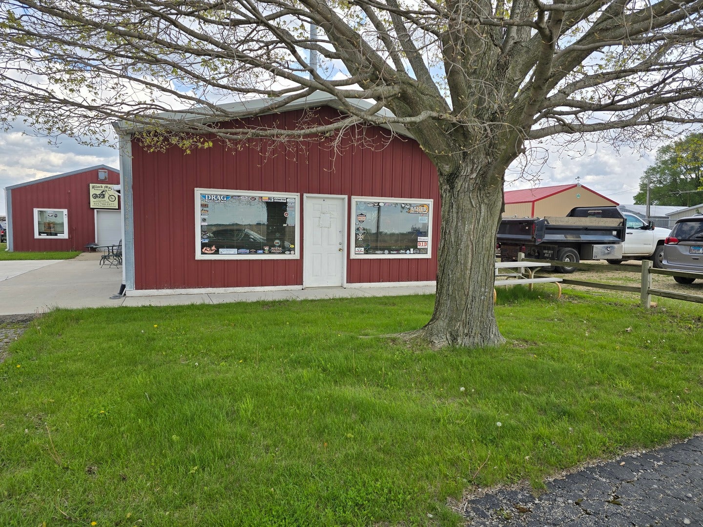 Home in Sandwich, IL 60548 — photo 2