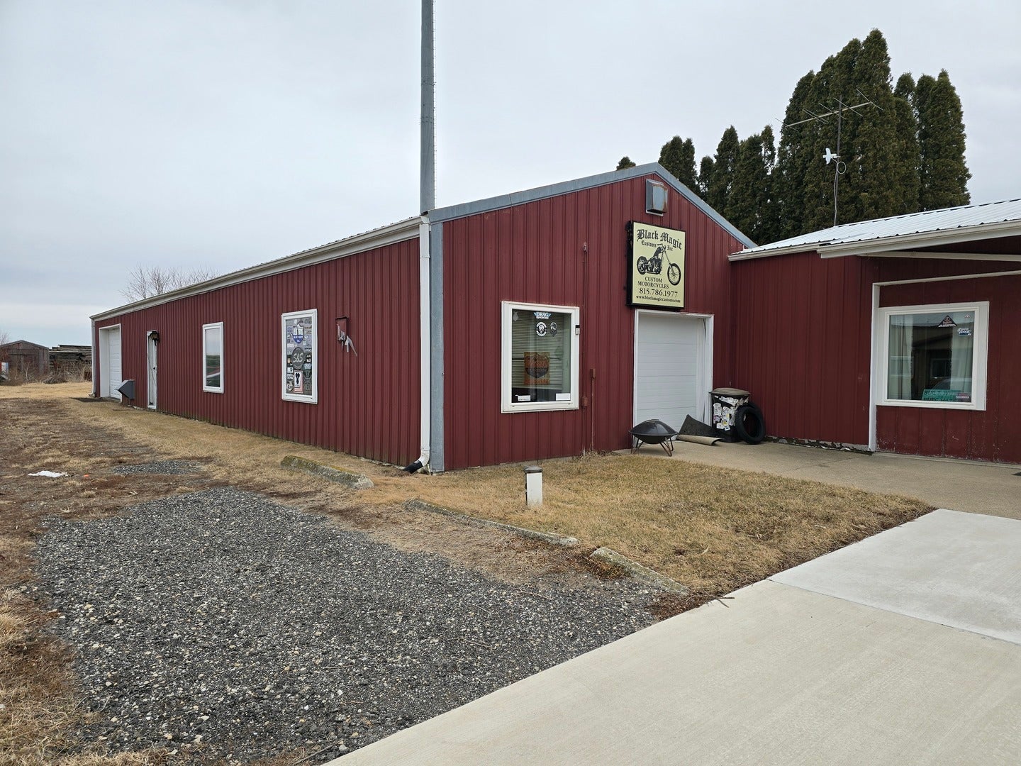 Home in Sandwich, IL 60548 — photo 3