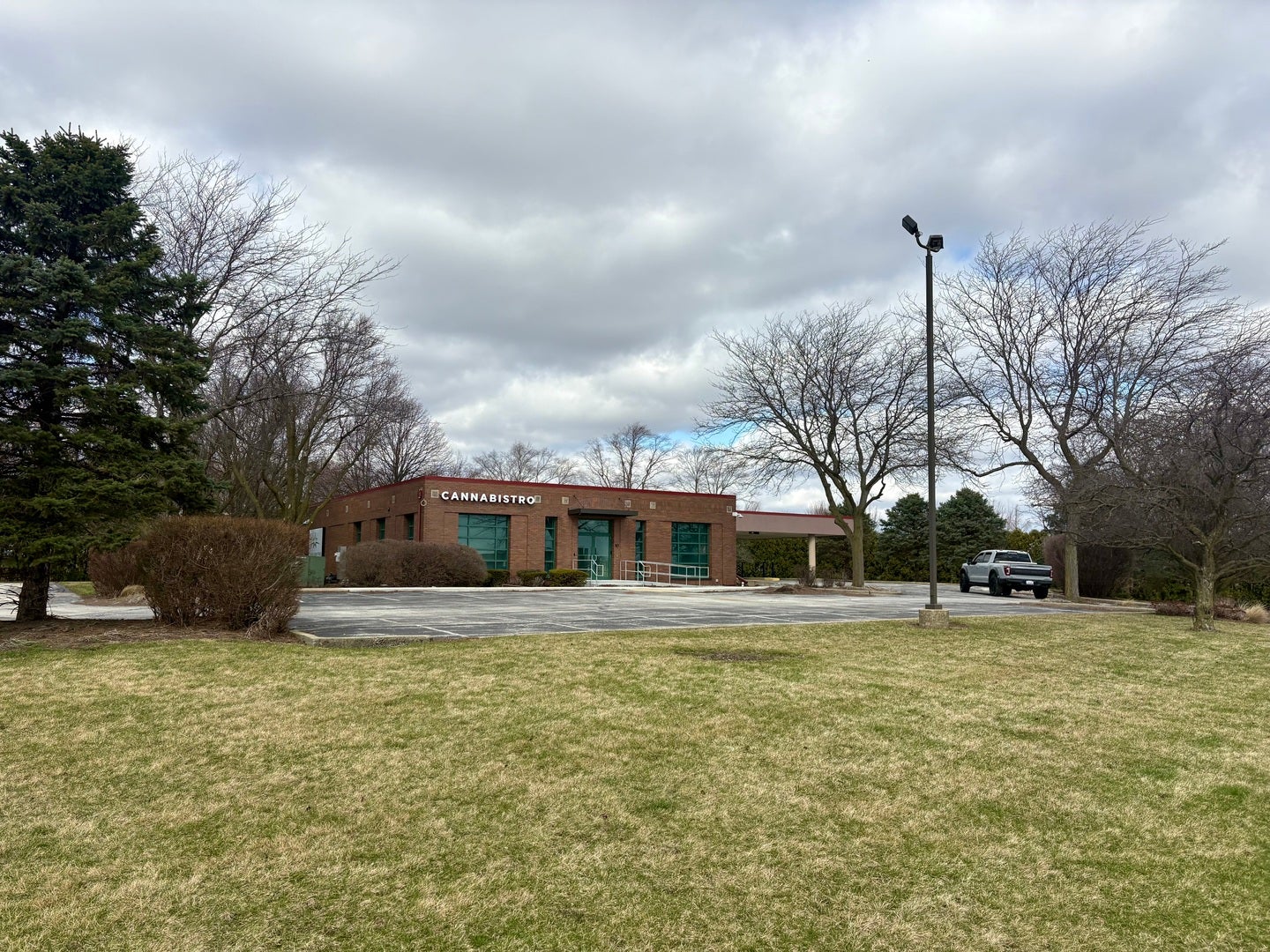 101 N Hilgert Drive — photo