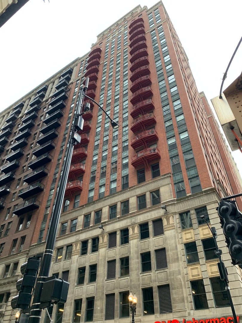 208 W Washington Street 1403 — photo