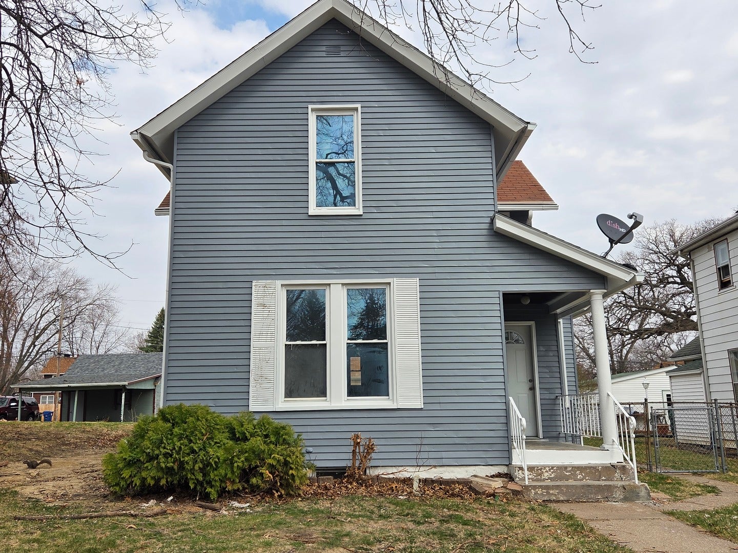 916 E 14th Street — photo