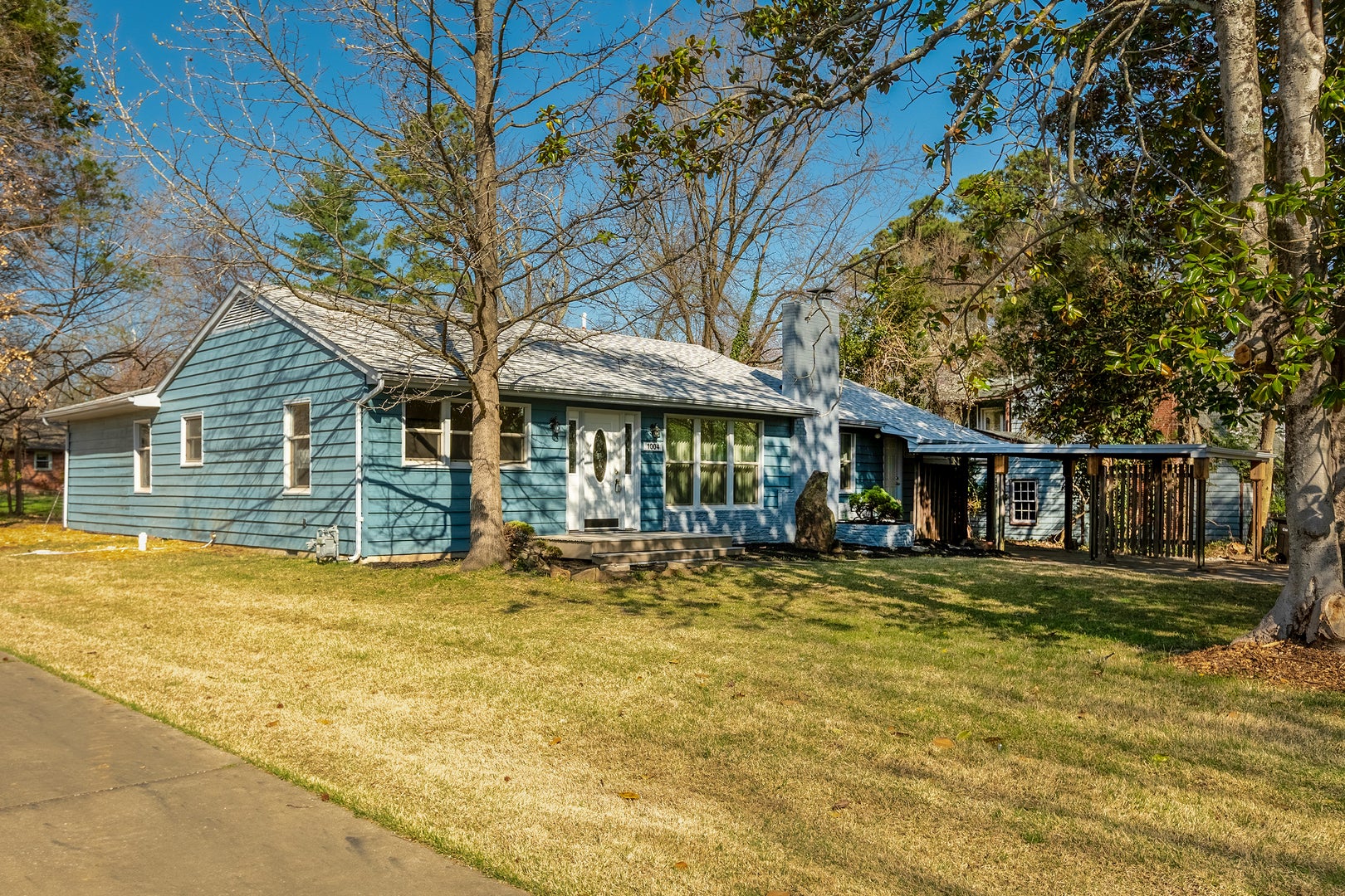 1004 S Taylor Drive — photo