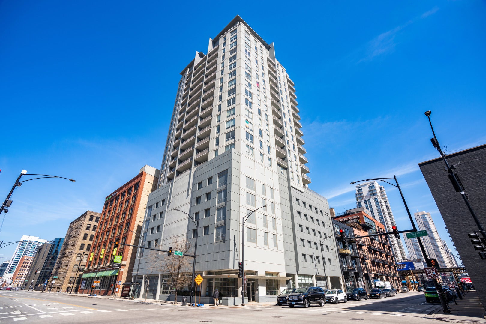 330 W Grand Avenue 1802 — photo
