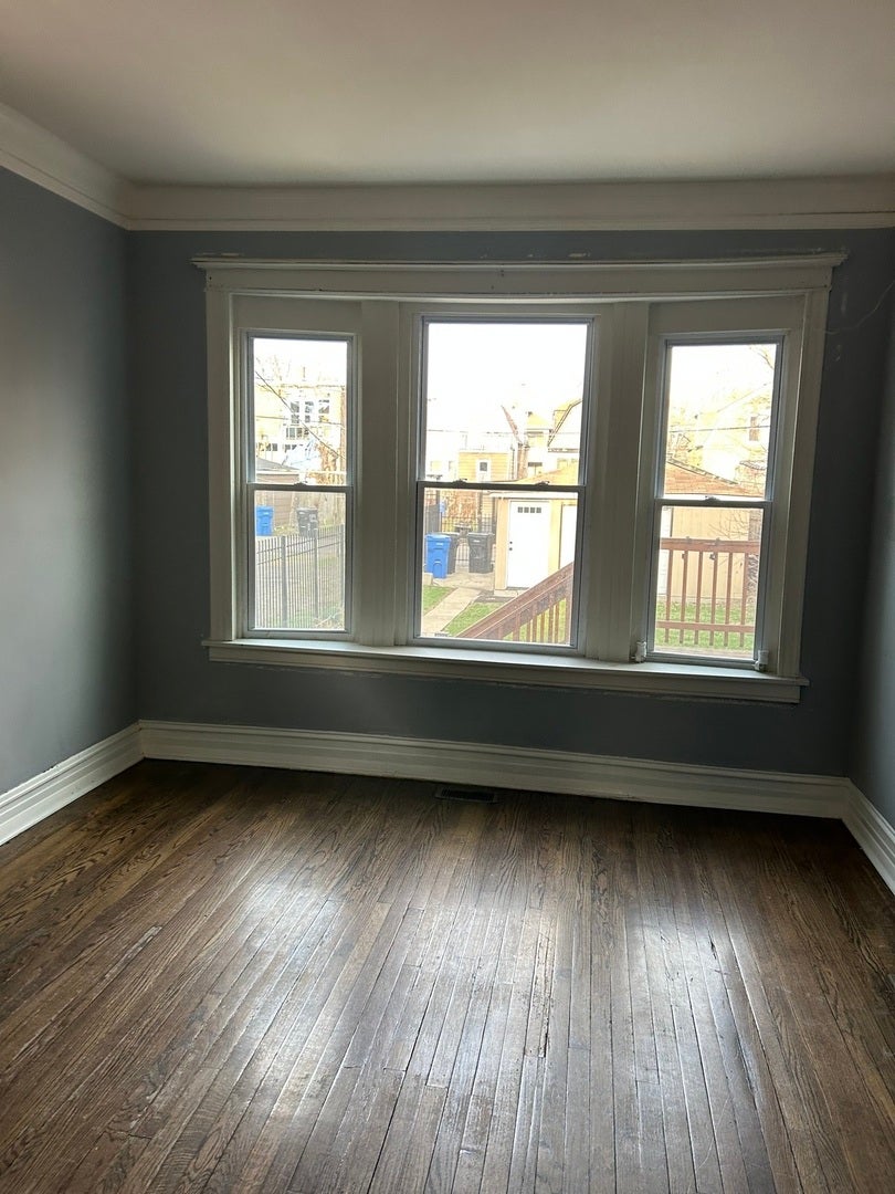 Home in Chicago, IL 60636 — photo 2