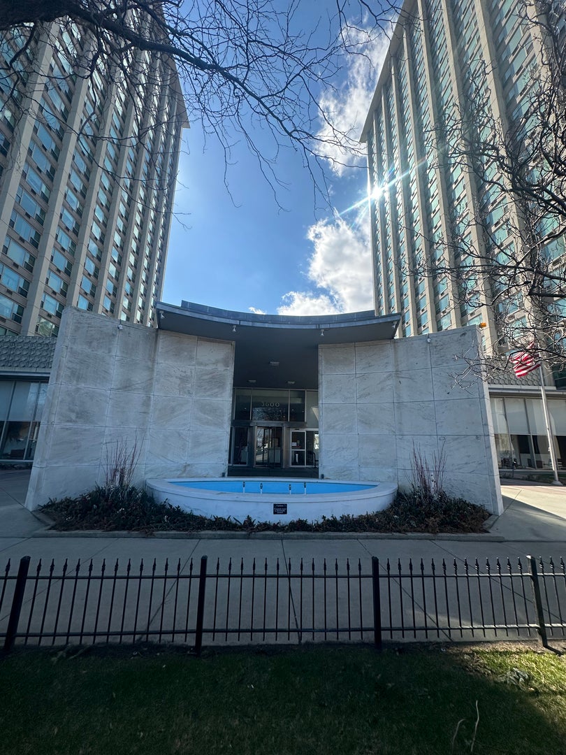 3600 N Lake Shore Drive 1624 — photo
