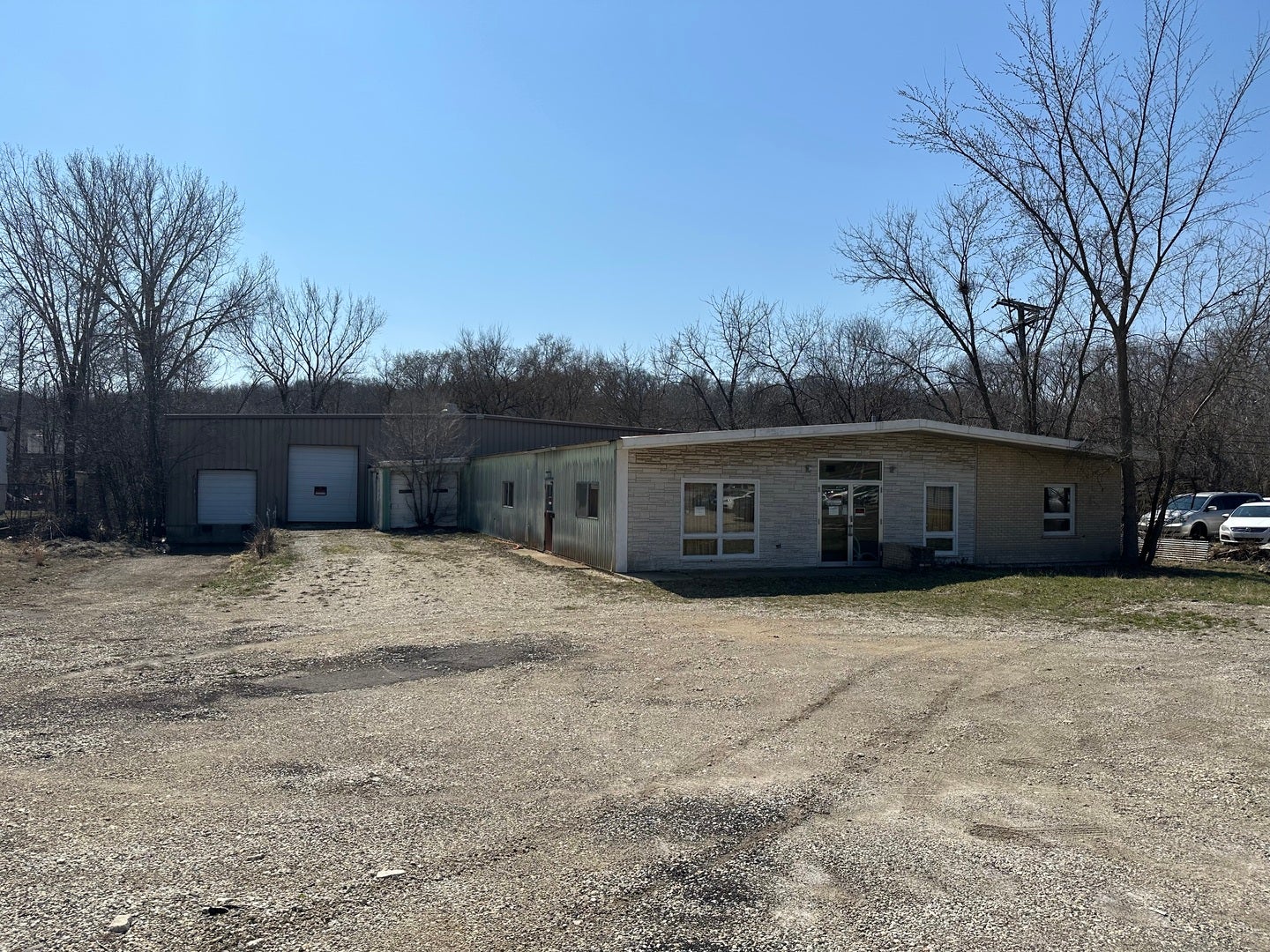 1035 W Algonquin Road — photo