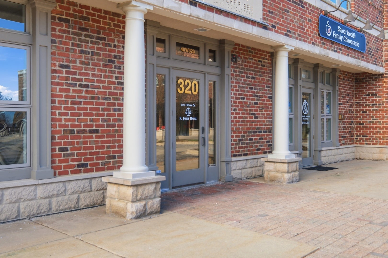 Home in St. Charles, IL 60175 — photo 3