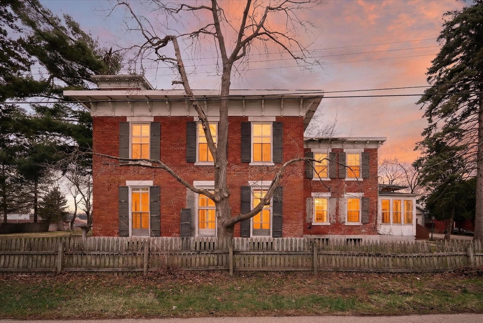 628 Buchanan Street — photo