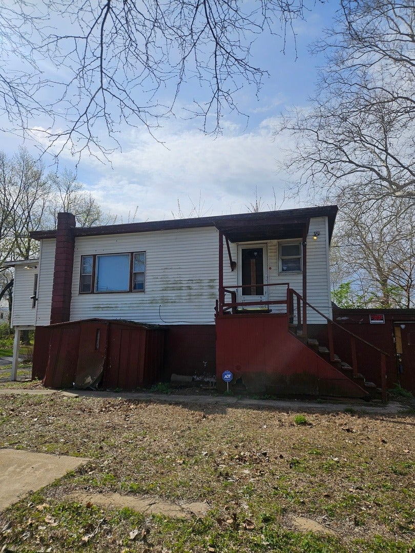 507 Crystal Lake Drive — photo