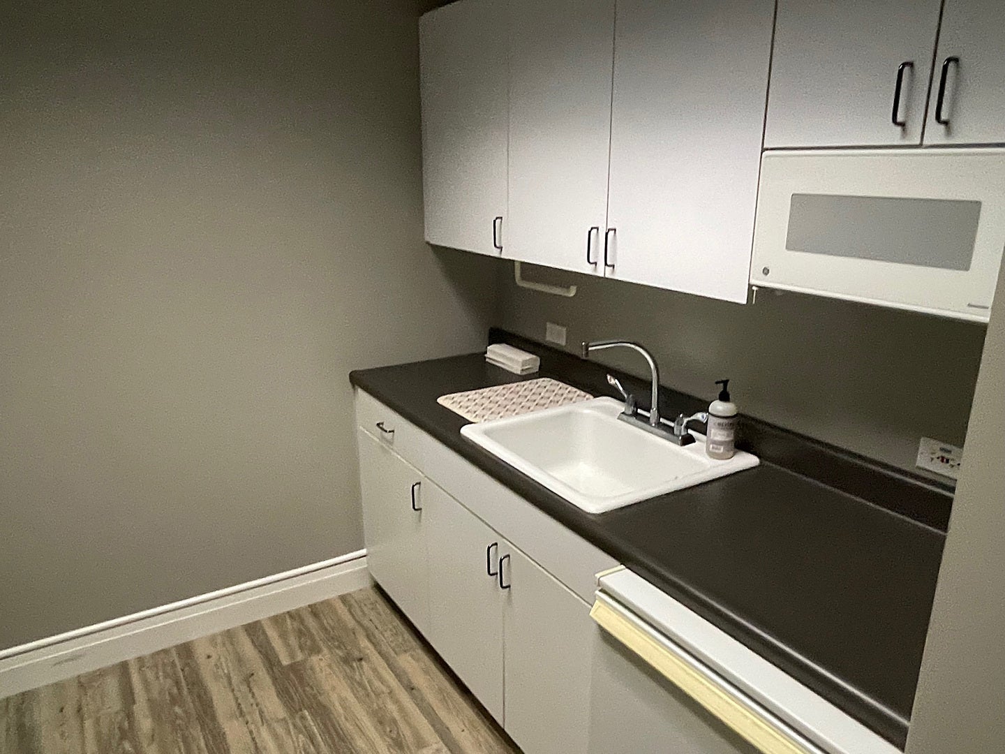 Home in Arlington Heights, IL 60005 — photo 3